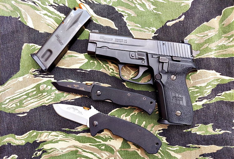Emerson Mini CQC-7 (top) and CQC-14 (bottom) with Sig P228.
